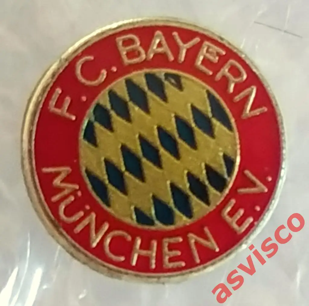 Значок Футбольный клуб BAYERN MUNCHEN E.V. / БАВАРИЯ из Мюнхена / Германия.