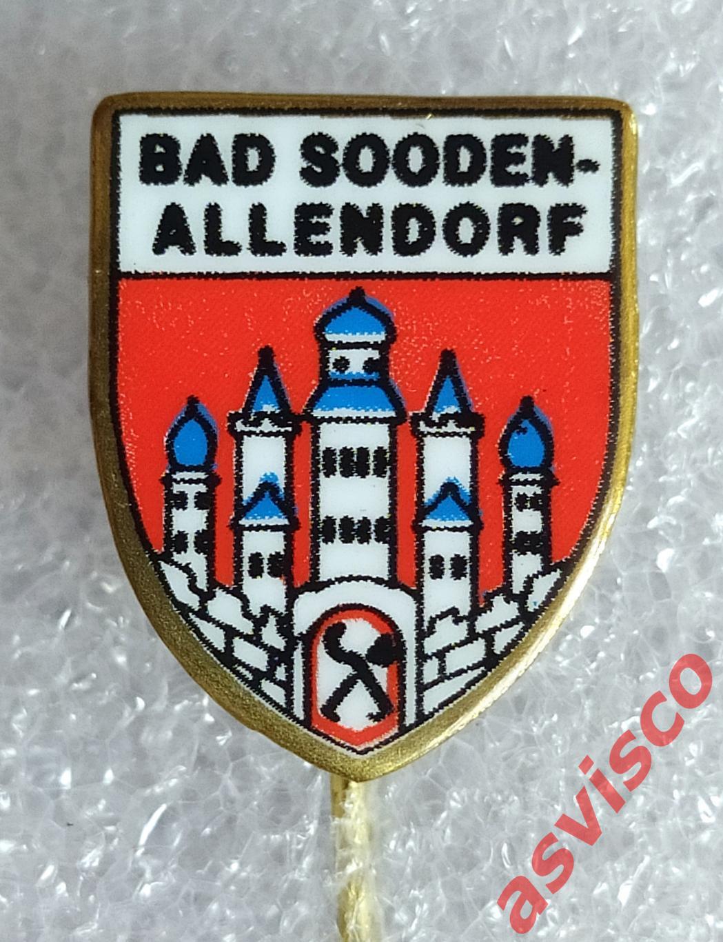 Значок Герб города Бад-Зоден-Аллендорф из Германии. 2