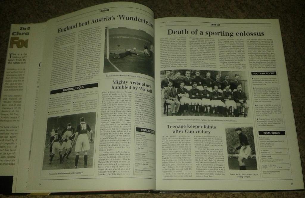 The Daily Telegraph Chronicle of Football (2001) 2