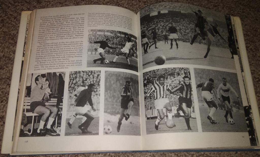 A Pictorial History of Soccer (1970). 3