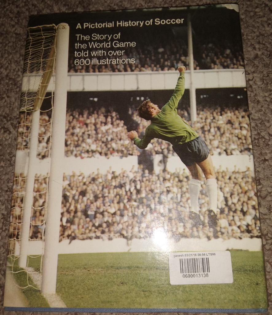 A Pictorial History of Soccer (1970). 7