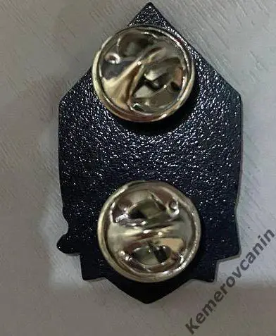 Официальный значок хоккей с мячом ХК Кузбасс Кемерово 2025 Суперлига металл вид2 1