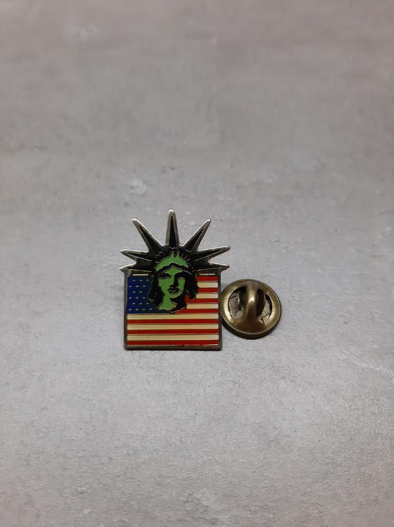 Значек Символ Нью-Йорка и флаг США