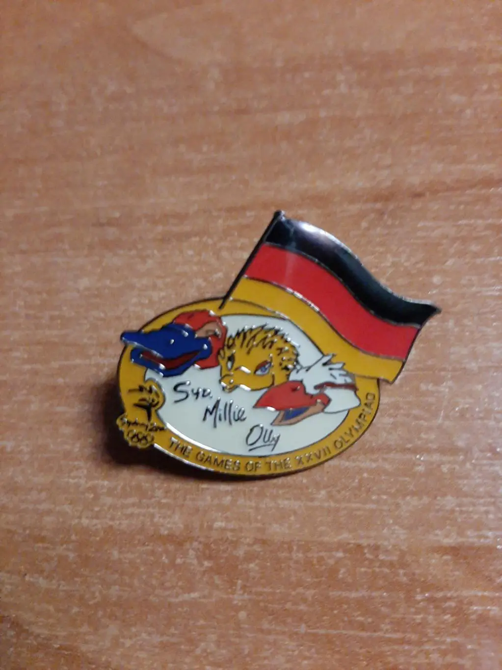 Значок Олимпиада Сидней 2000 № 10 маскот НОК Германия