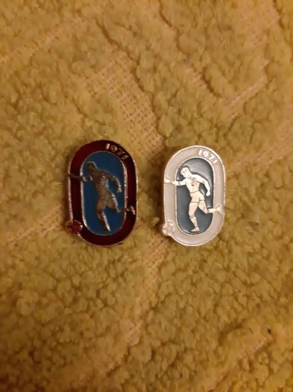 Значок Чемпионат СССР футбол 1971 2 шт.