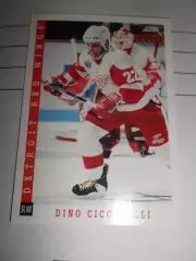 карточка = 1993-94 Score - 214 - Dino Ciccarelli - Detroit Red Wings
