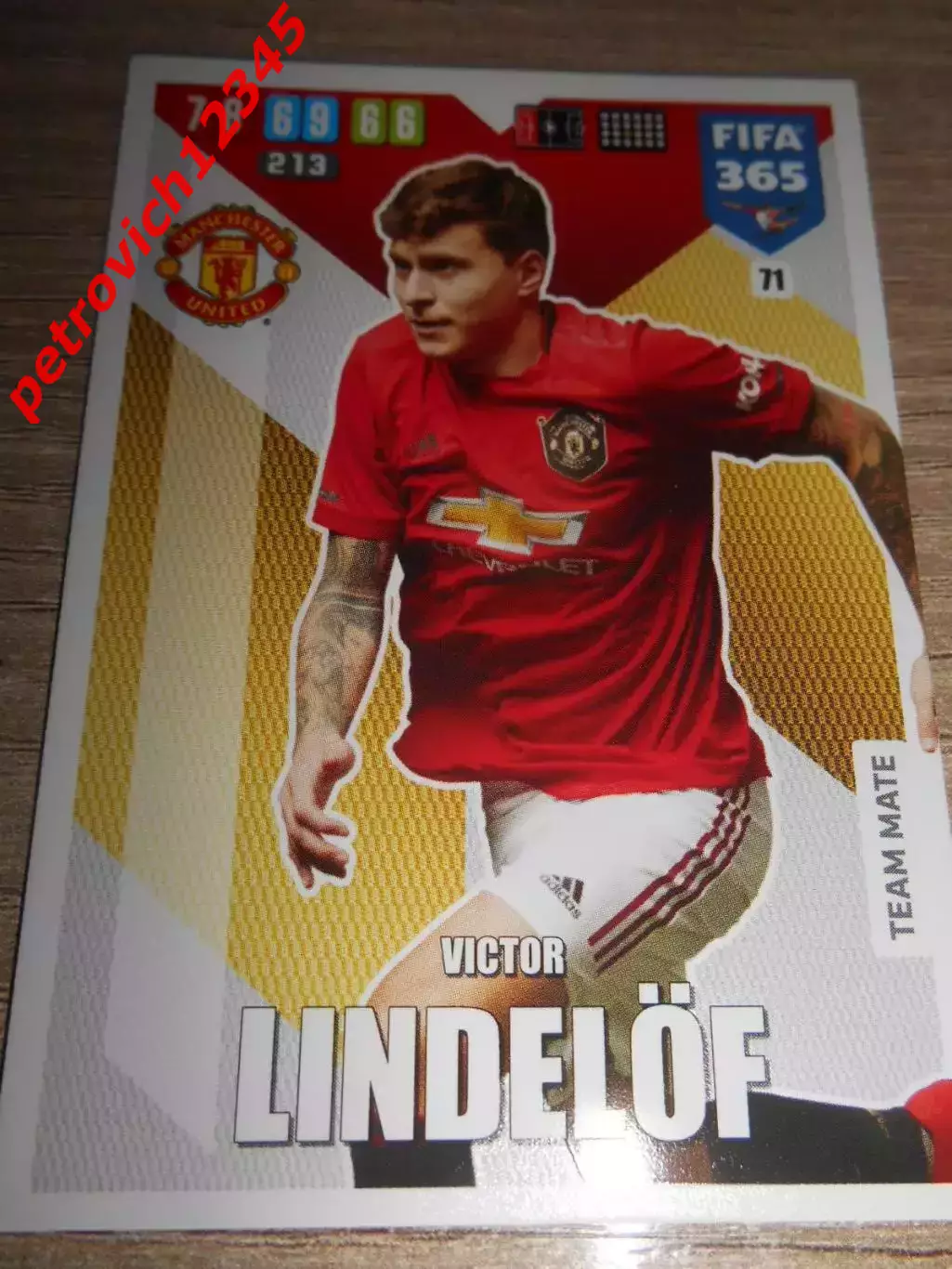футбол.карточка = 71 - Victor Lindelof - Manchester United