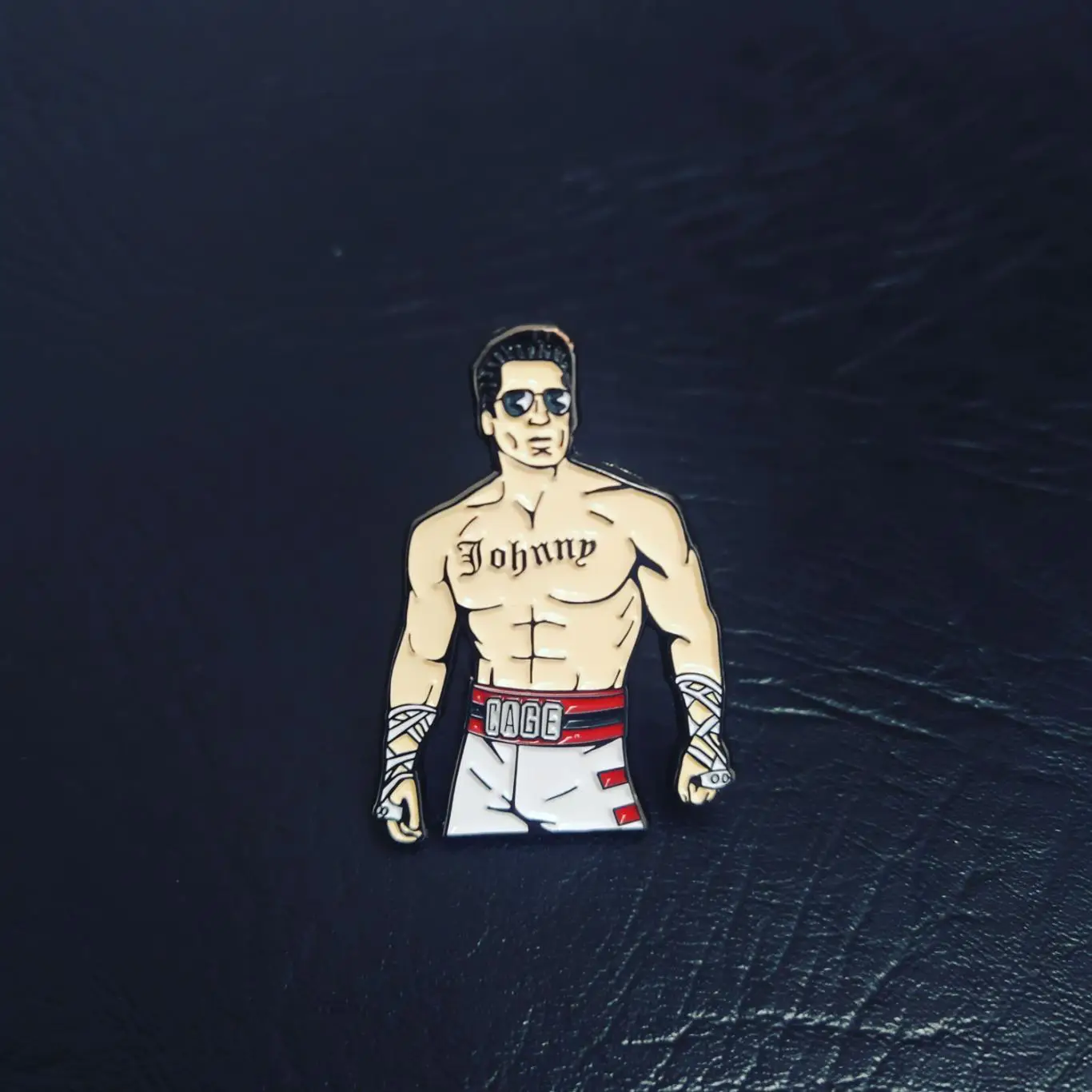 Значок мортал комбат Джонни Кейдж