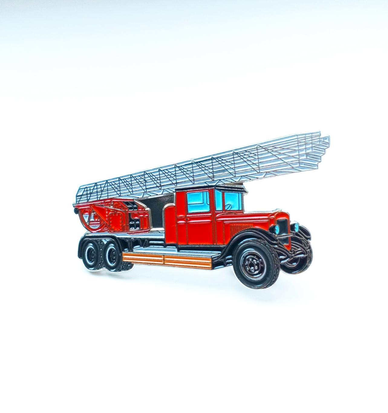 Значок пожарная машина Зис 6