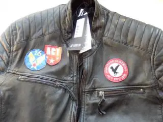 Куртка байкерская черная кожаная AСТ размер ХL Новая
