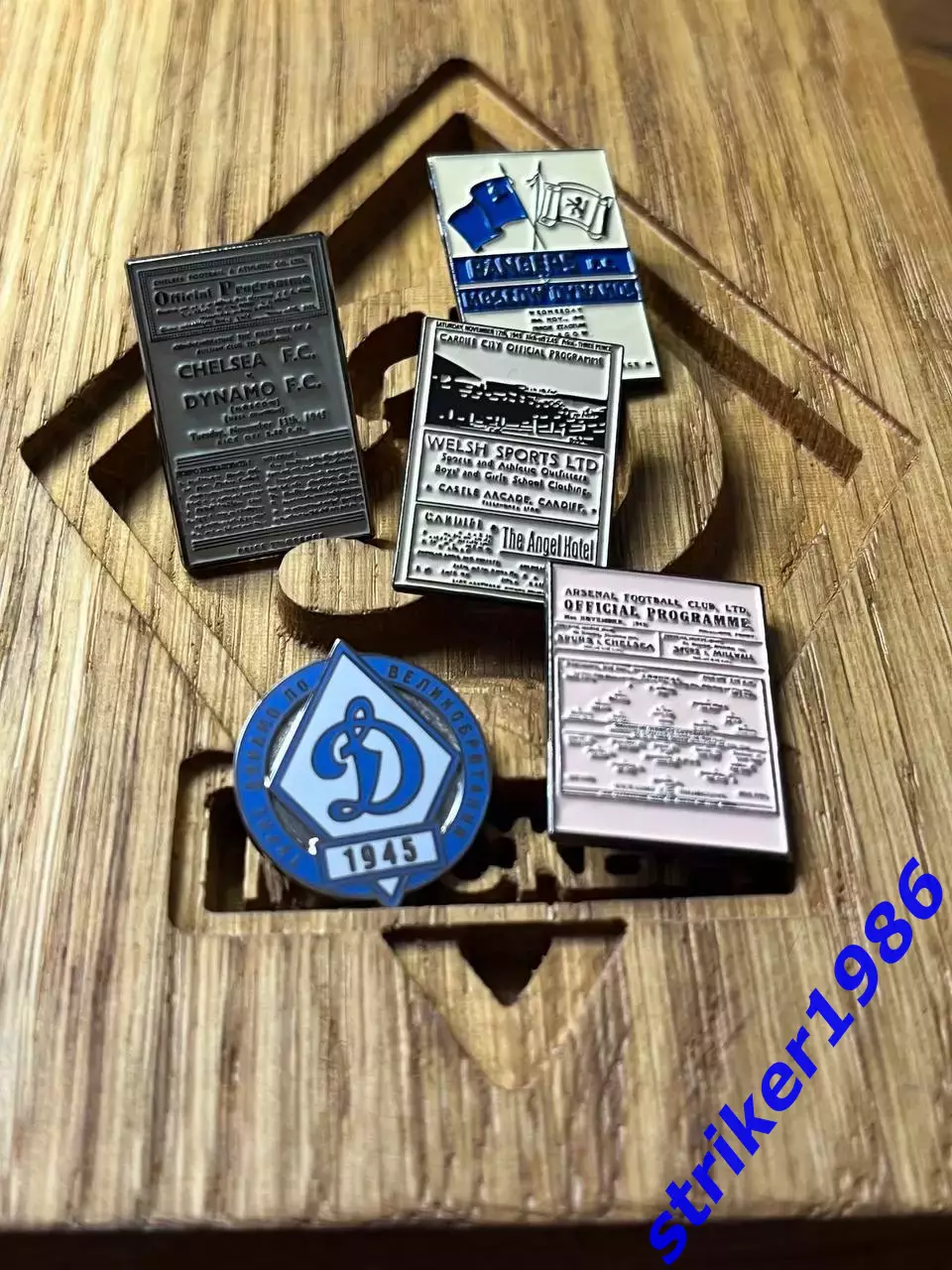 Набор значков Турне Динамо Москва по Великобритании Bwpins 1