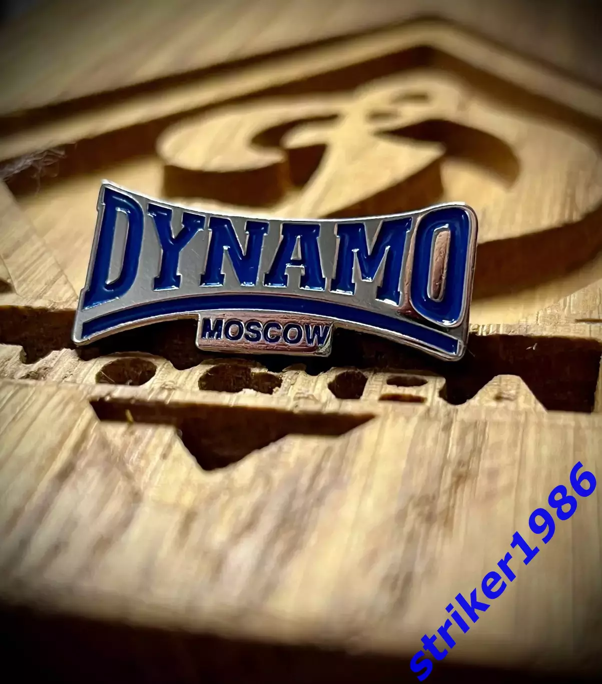 Значок Динамо Москва Lonsdale